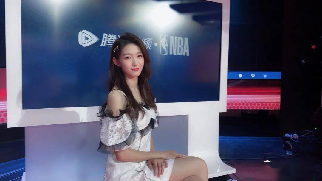 腾讯nba女主持雪儿发微博庆祝_体育