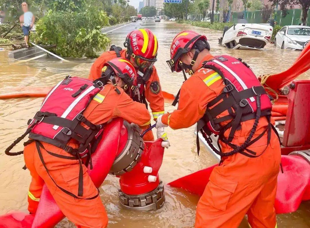 扬州市维扬路特勤消防站消防员关鑫铭是河南人,开始调度时,关鑫铭并不