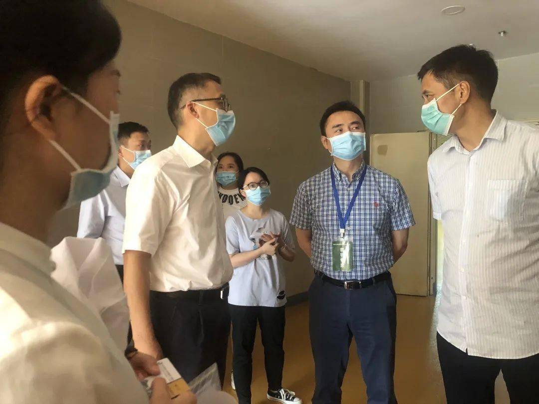 教授担任,专家组成员由上海交通大学附属仁济医院神经内科李焰生教授