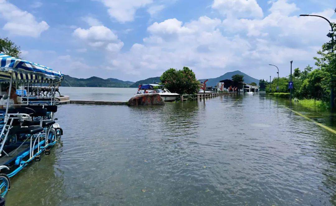 杭州青山湖旅游有限公司 2021年7月28日▲青山湖景区圣鹤码头 1.