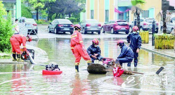 受第6号台风"烟花"影响,连日来,宿迁普降大雨,全市各地积极应对汛情