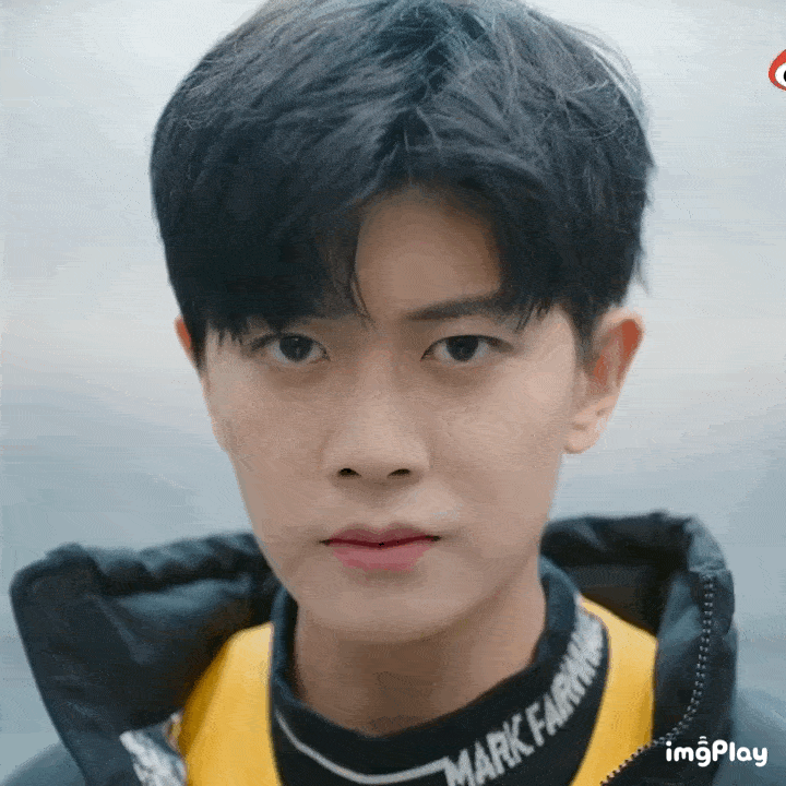 任嘉伦x马克华菲秋季新品主题大片公开和艺术嘉开启秋季奇幻艺术魔盒