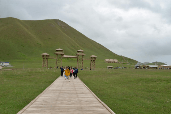 新疆策勒:昆仑山大峡谷景区迎来游客旺季_旅游