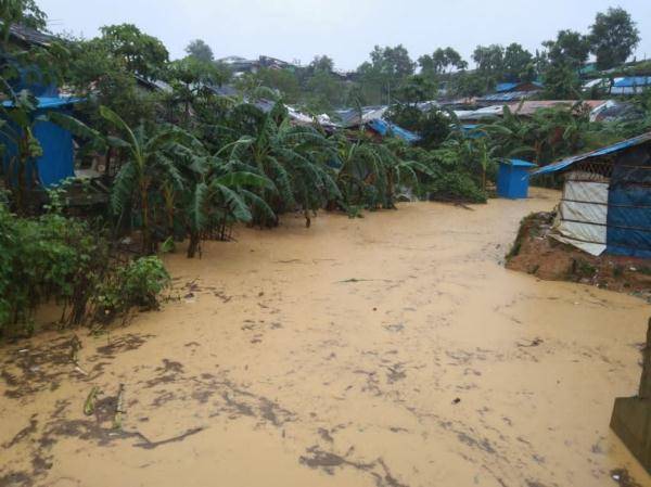 孟加拉国罗兴亚难民营遭遇洪水:数万人流离失所,未来还有暴雨