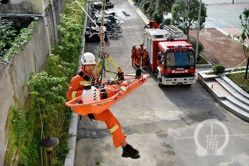 北京吉普2020vaj防化车_车没电了叫救援多少钱_防化救援车