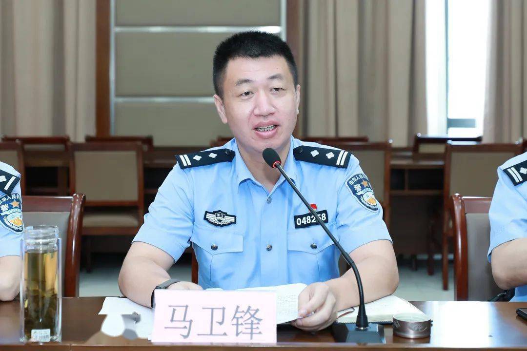 莫道桑榆晚为霞尚满天今天桐乡公安举行民警荣休仪式