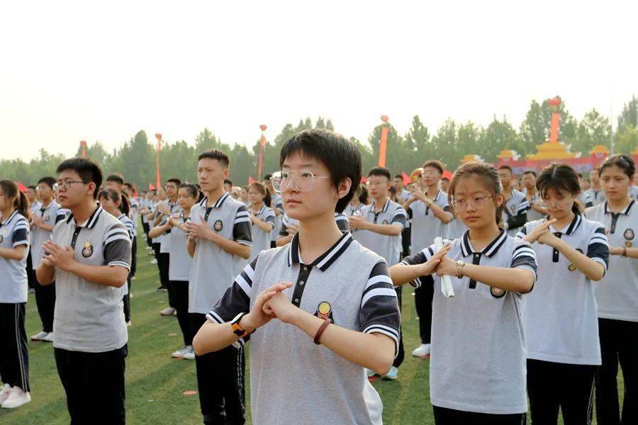 【校讯】临汾一中校长张杨管在2019级学子成人礼暨高考备考三百天誓师