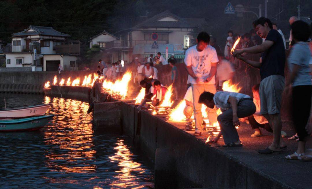 八月,你所不知道的日本盂兰盆节