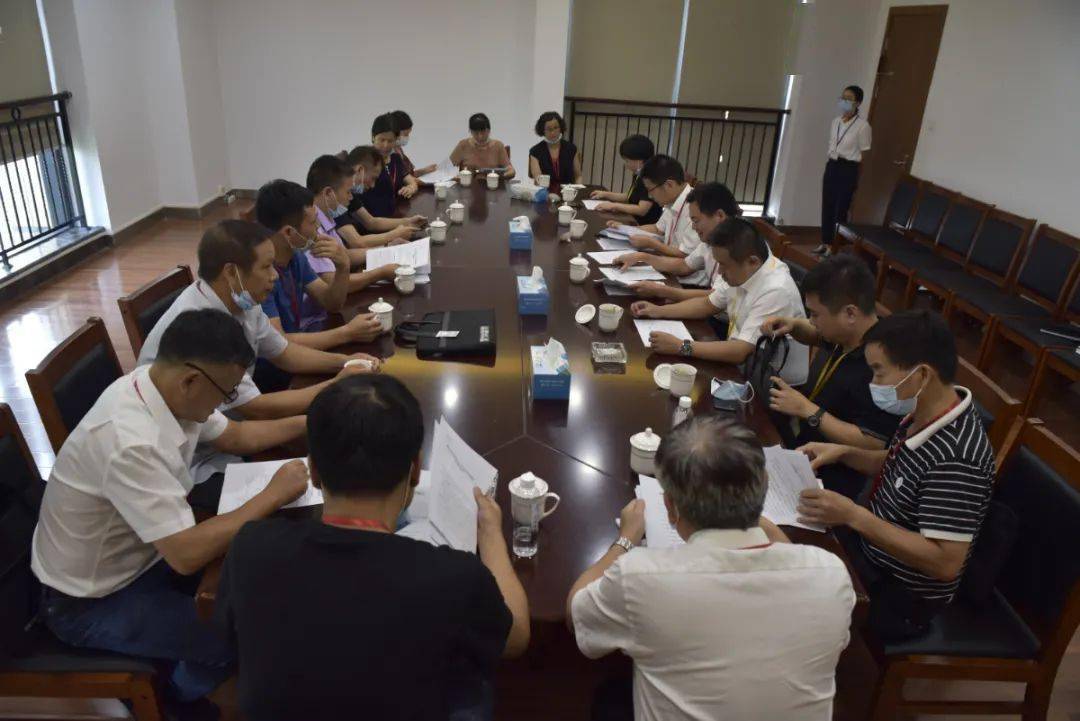 观海卫镇第四届人民代表大会第十次会议胜利召开