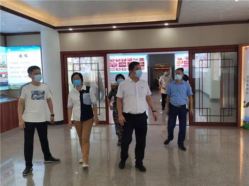 南安市人民政府副市长邱雪亮莅临五星中学检查指导工作