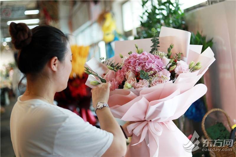 外卖送鲜花成今年七夕标配:订单量是去年3倍,下单者近7成是90后