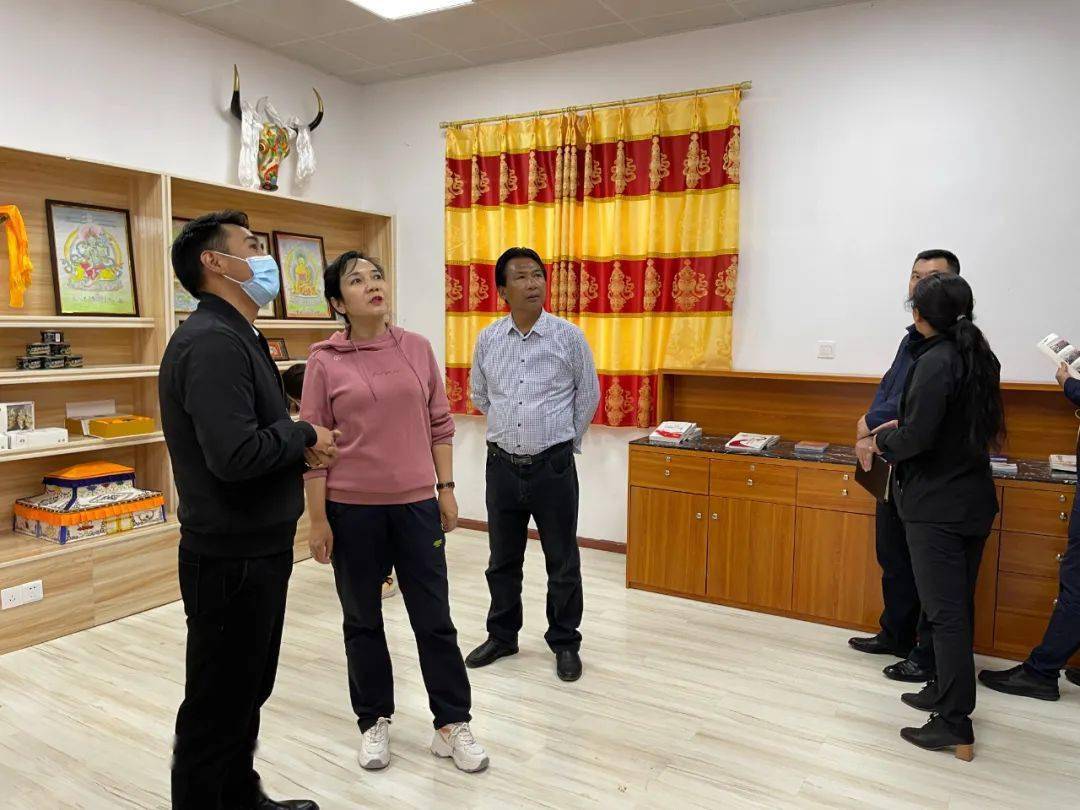 州委常委,宣传部长汪玉琼一行工作组莅临石渠县青年书