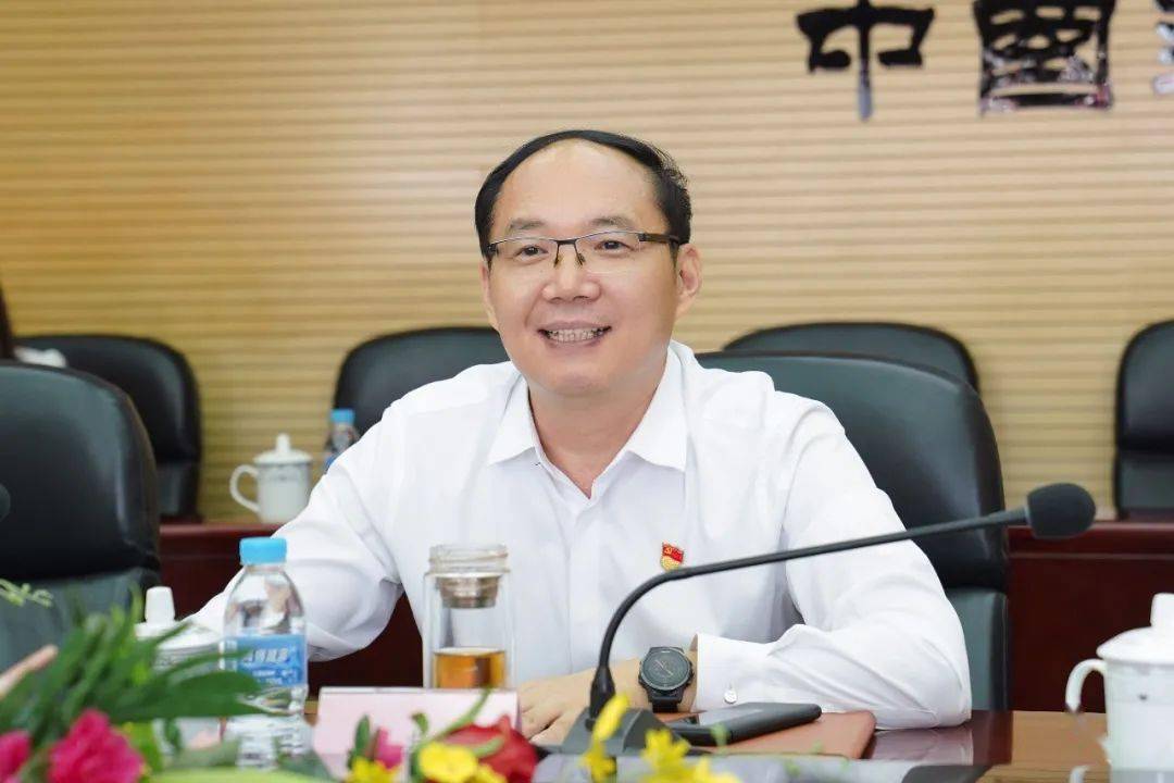 金融街融兴天津置业有限公司党支部书记工会主席董立一行到访中建八局