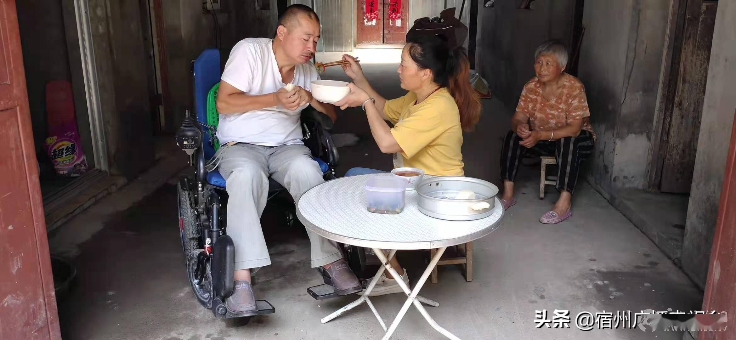 赵玉玲:照顾瘫痪丈夫十余年 用爱撑起一片天