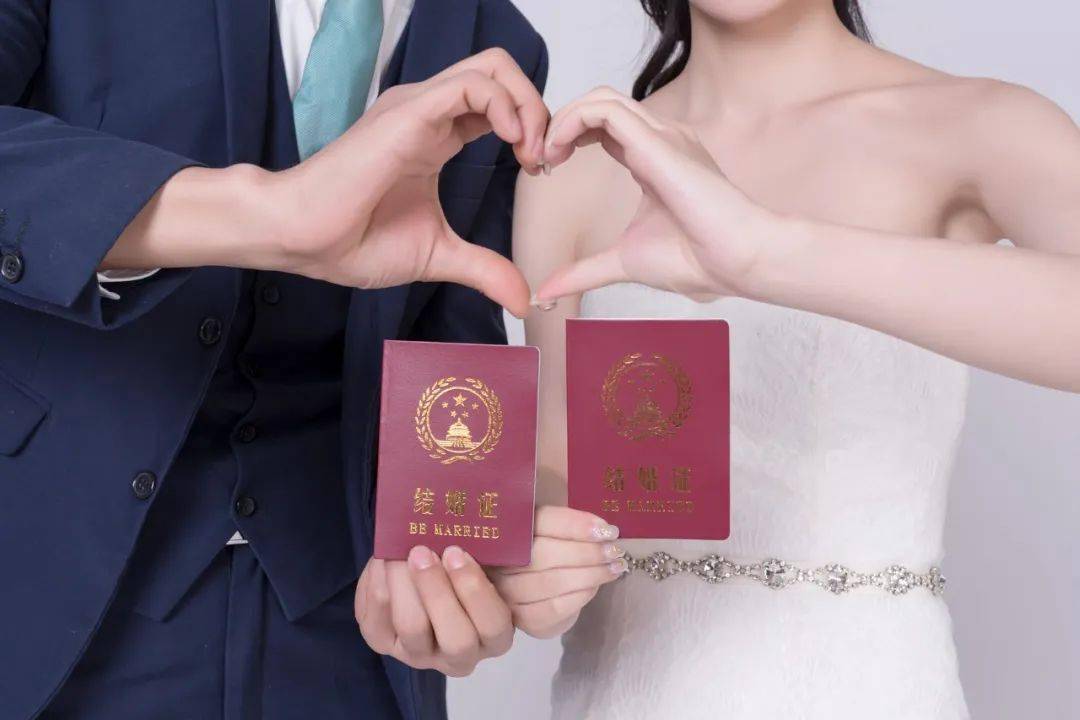 2021年全国婚假有变,晚婚假取消,更重磅的是