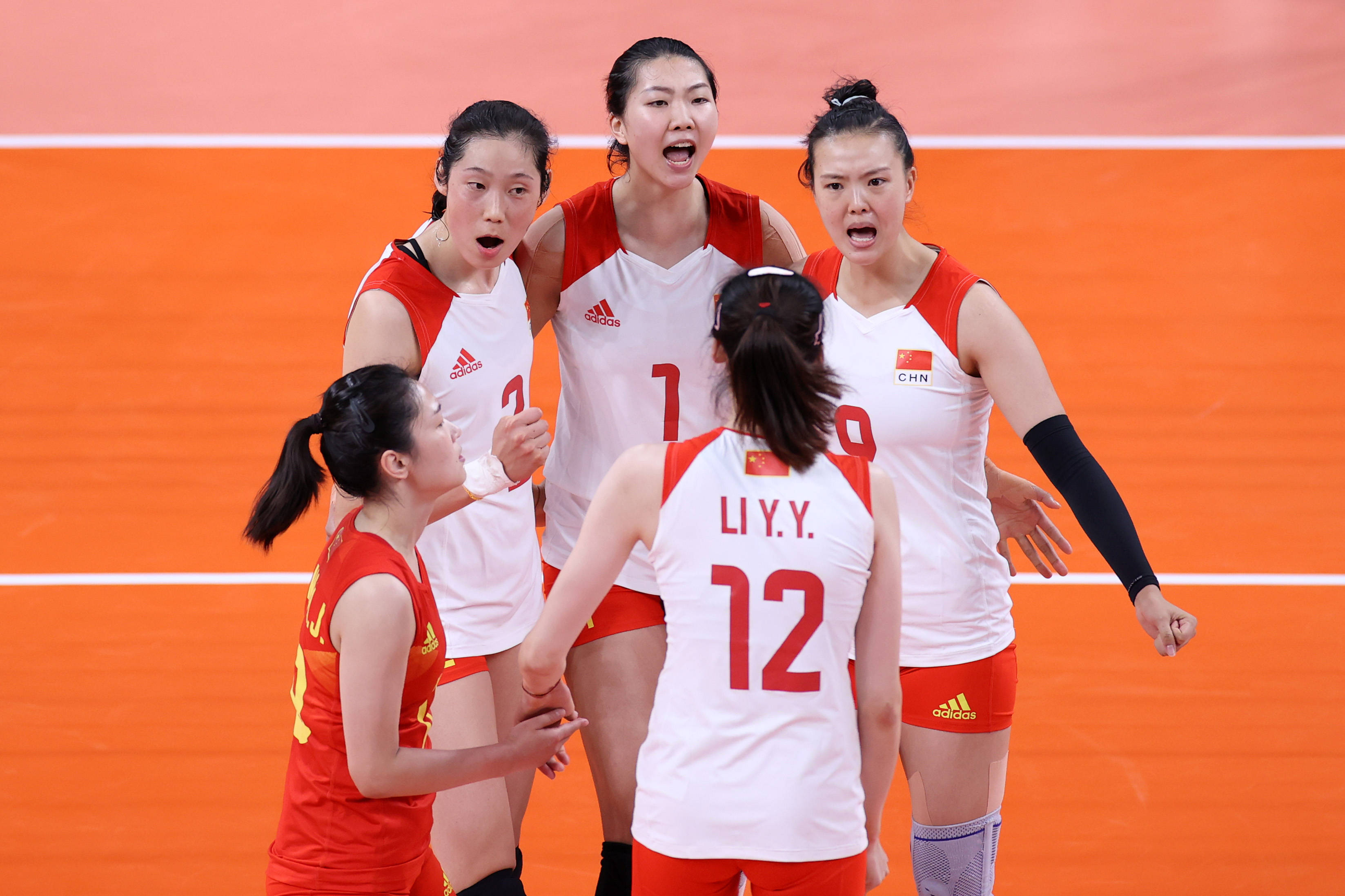 中国女排进行奥运总结,"遗憾内疚"挂在朱婷张常宁嘴边