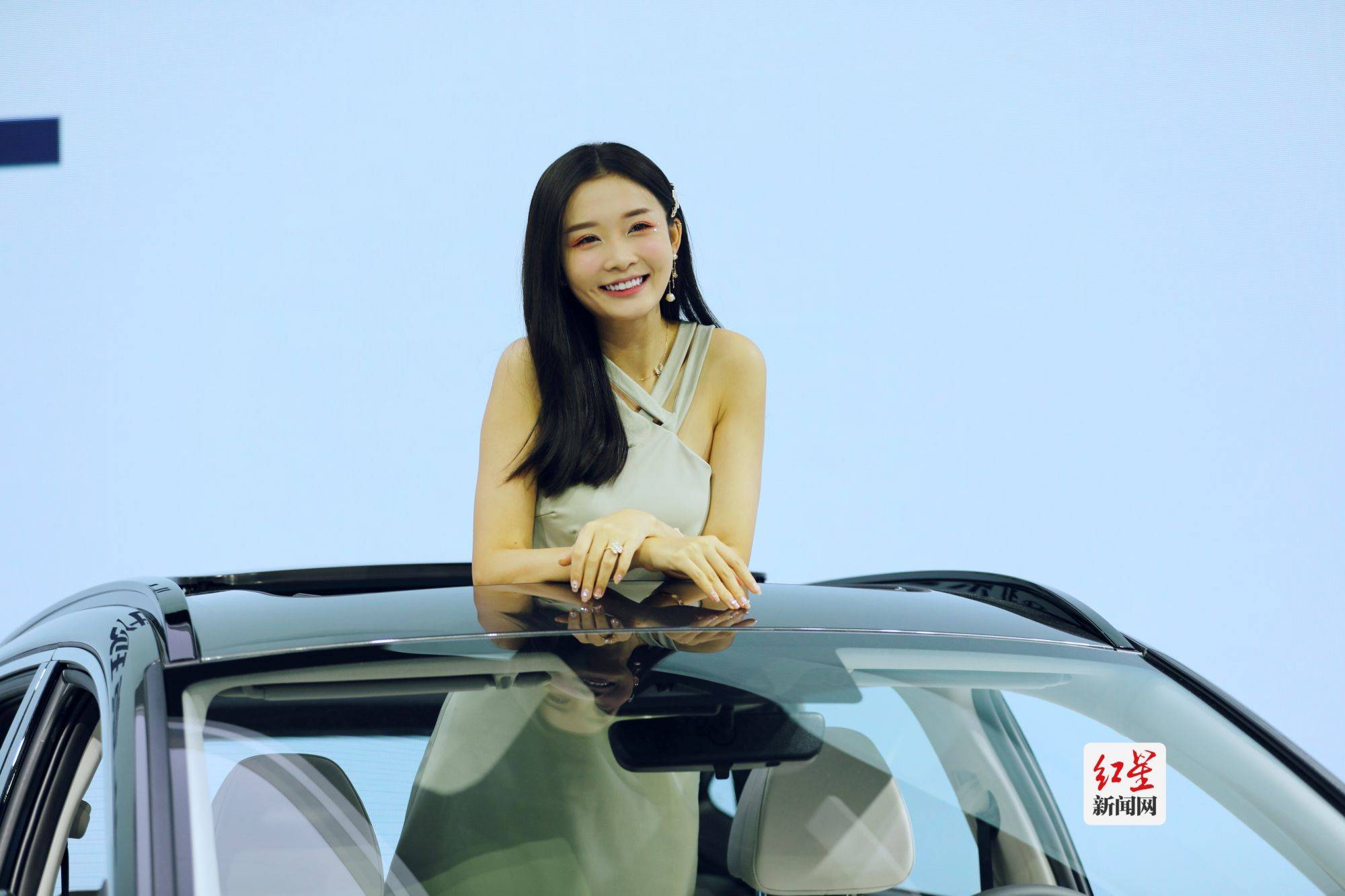 香车美女靓点多多!第24届成都国际车展今日开幕