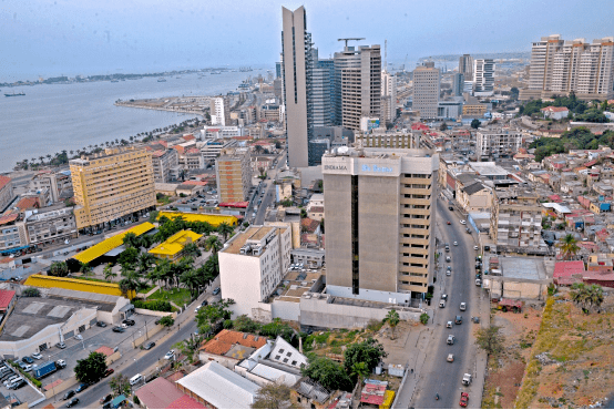 安哥拉首都罗安达解除新冠封锁