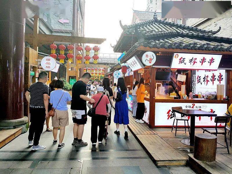 南充电视台聚焦南充1227美食街!
