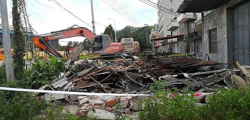 日前,惠阳区永湖镇组织人员依法拆除位于虎爪村养公塘村民小组,排榜