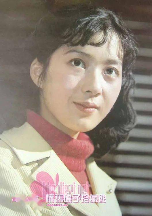 龚雪昔日旧影大荟萃重温80年代的封面女郎略施粉黛佳人面