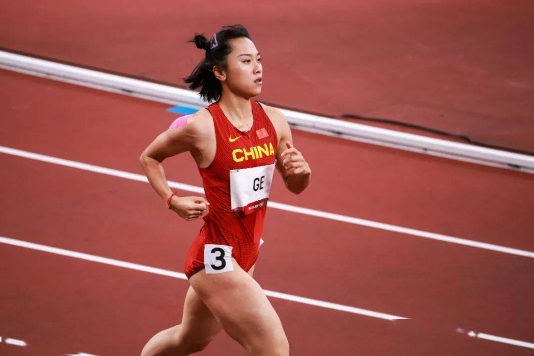 100米和女子4×100米接力比赛中创造了中国选手在奥运会上的最好成绩