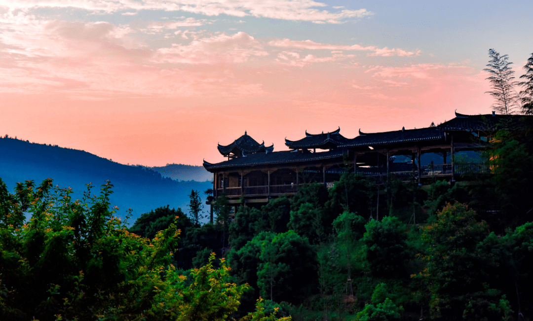 即可免景区门票游览 穿岩山森林公园,抗战古村落阳雀坡,溆浦山背花瑶