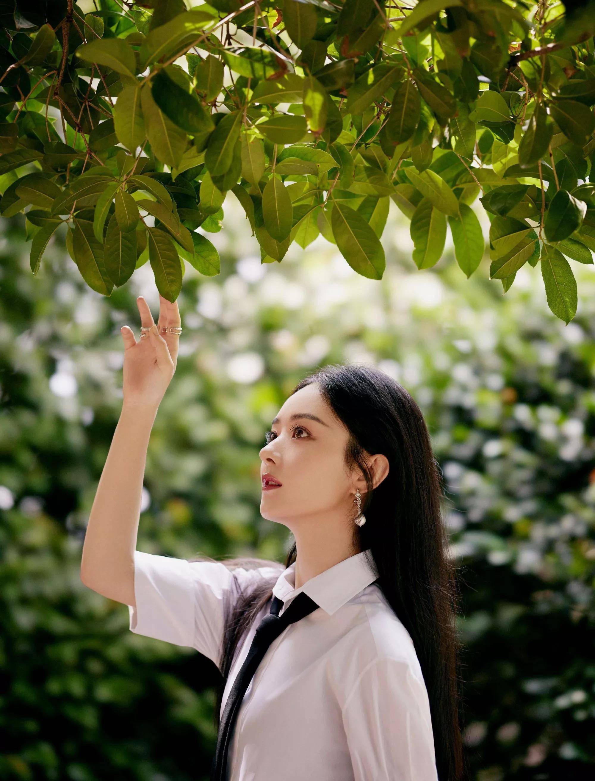 赵丽颖全新甜美写真:校花颖公主颖造型