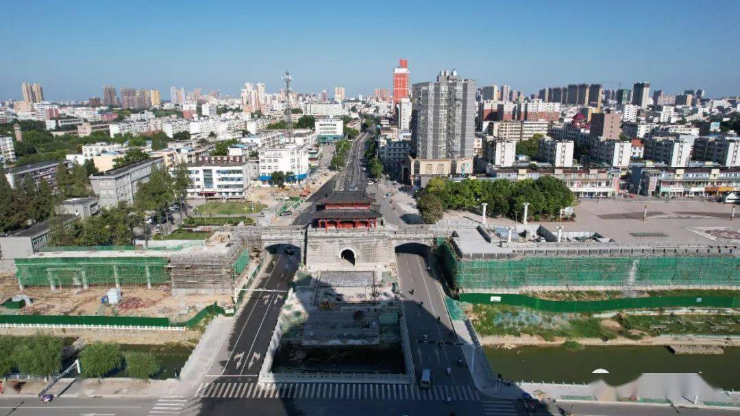 城墙贴砖啦!邓州平成门和内城墙建设最新实拍!