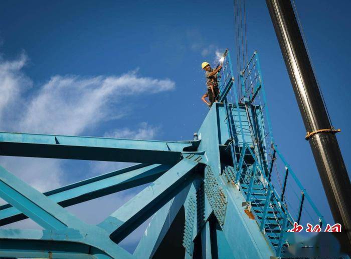 南沙港铁路建设者中秋不停工 守护心中别样"圆"