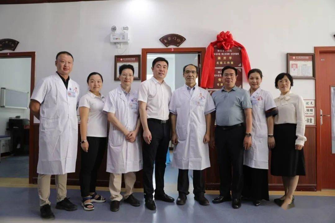 陈震,杨德昭中秋节走访慰问帮扶干部,教师,医生队伍