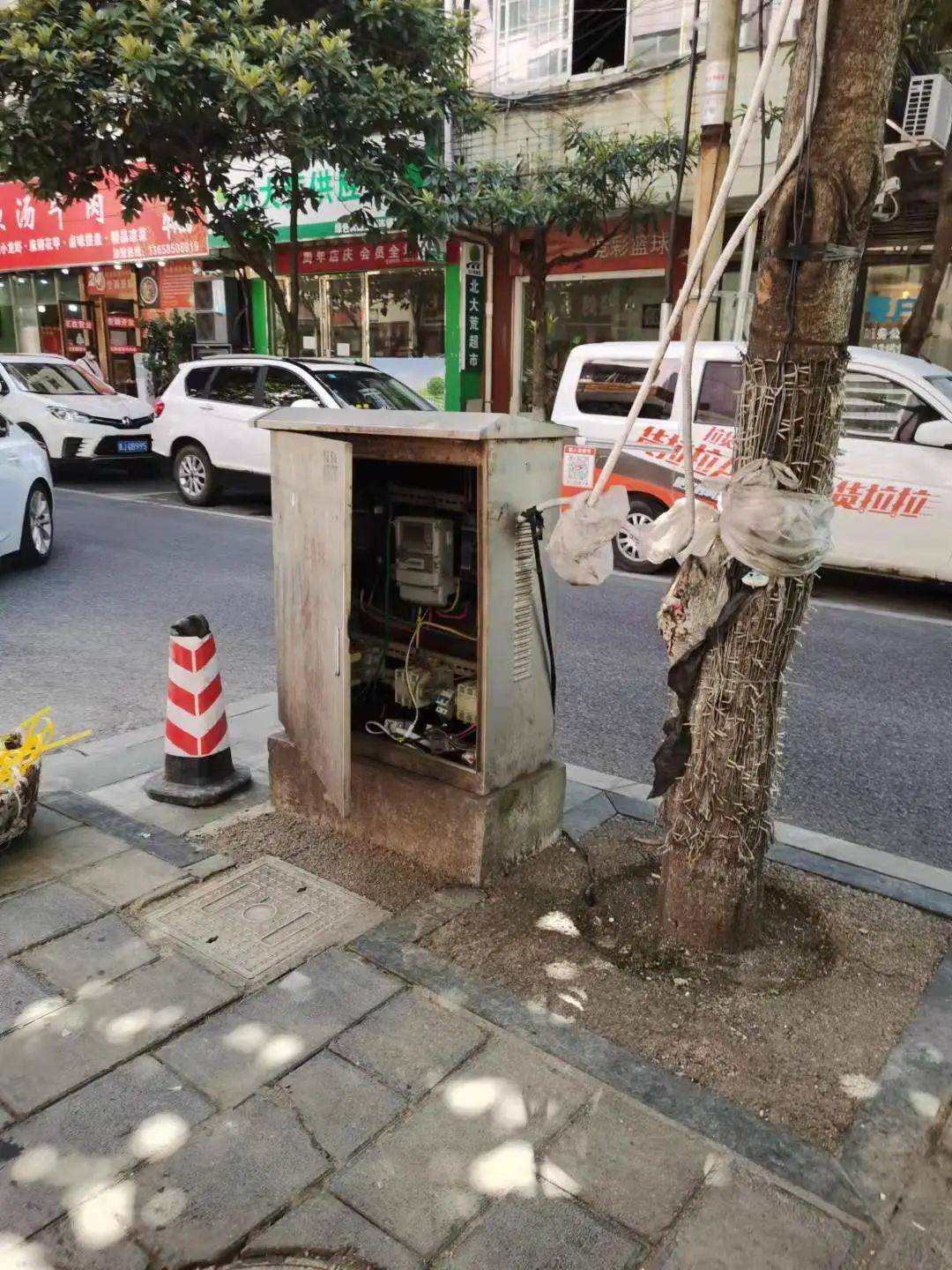 【百姓发布台】路边电箱门敞开,是否会漏电?