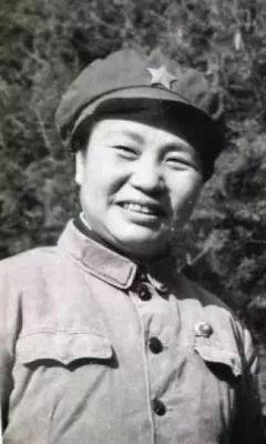 上校(1955年授)三,开国女上校:肖月华大校(1960年授)毛诚大校(1955