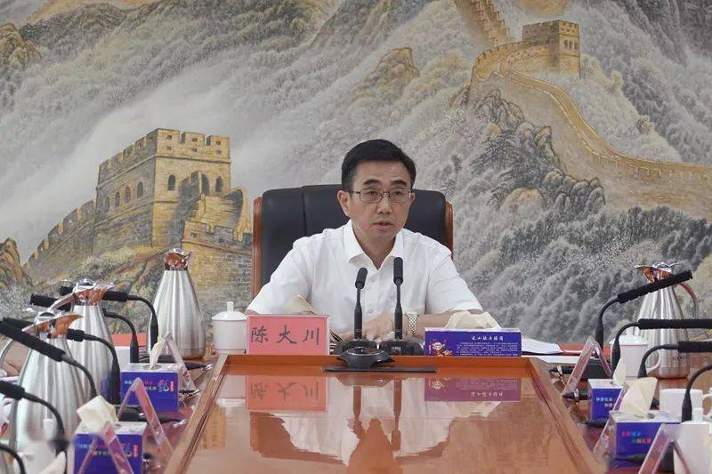 陈大川主持召开县委常委会会议传达学习习近平总书记关于依法治国的