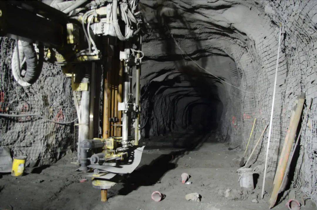 世界最深金矿:地下4350米相当10个帝国大厦(图2) 开采金矿矿山_开采金矿_缅甸沙金矿开采视频