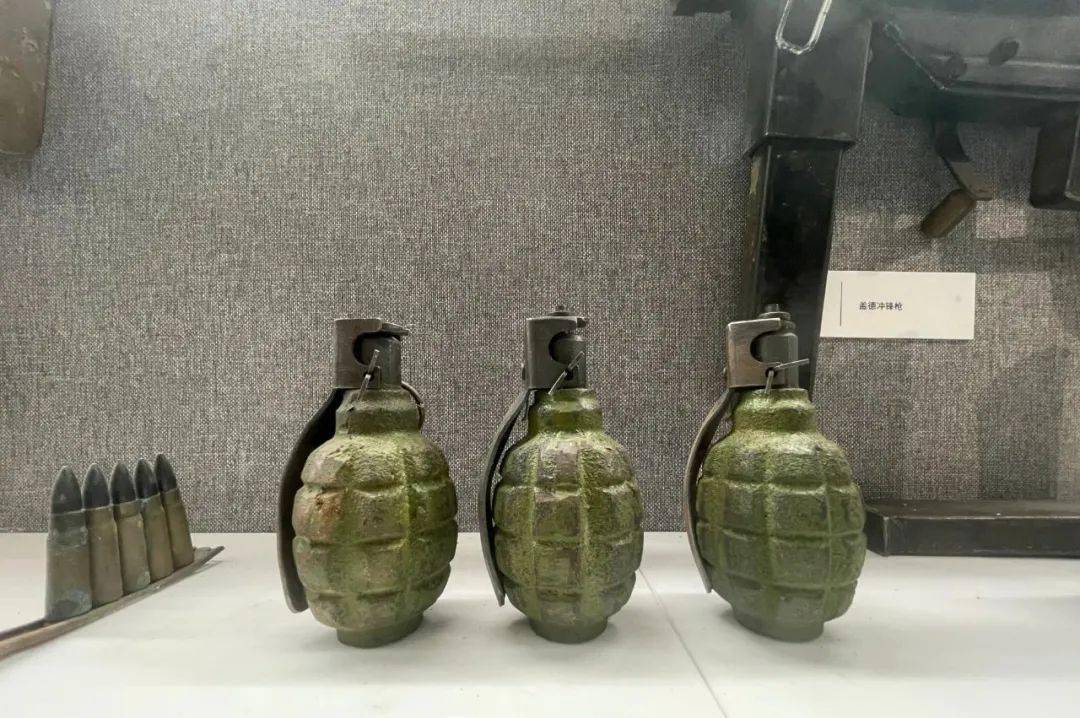 支前广大干部群众踊跃参加淮海战役窑湾战斗过程;西厢房为"新沂市革命