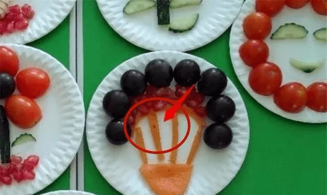 幼儿园做"水果拼盘",老师在家长群里晒成果,却被家长