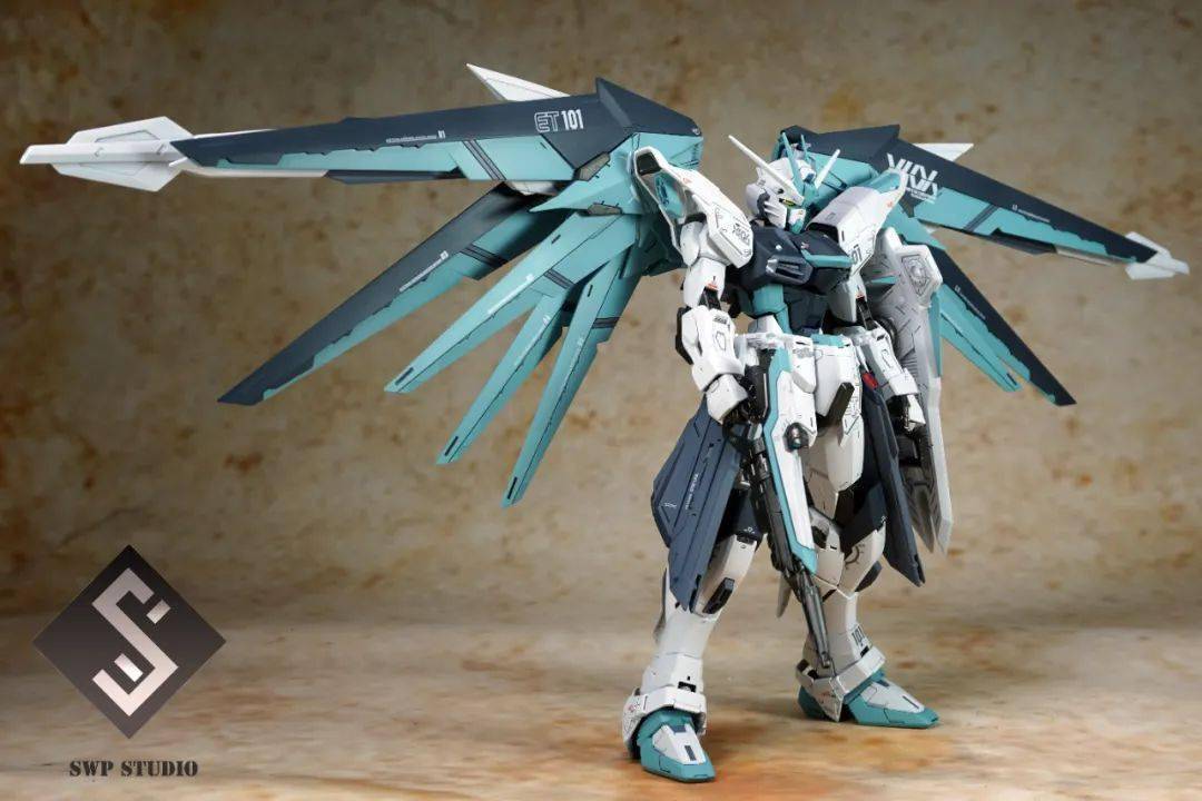 不一样的初音配色,mg自由高达2.0改色涂装_公众