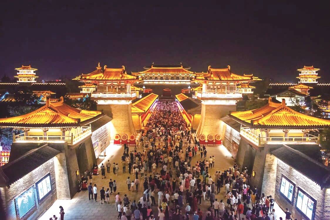襄阳唐城夜游楚天都市报极目新闻记者 高东起 刘微 摄影:楚天都市报