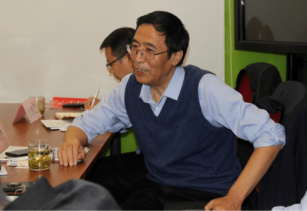 北京顺鑫农业小店种猪分公司总经理潘永杰进行了发言.