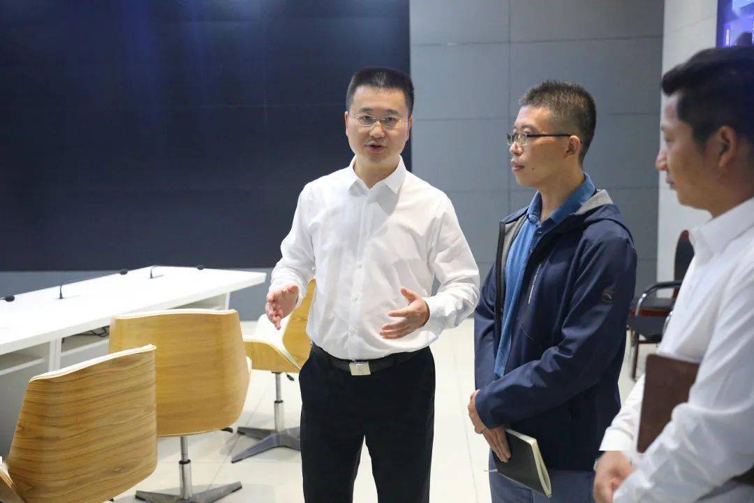 县委副书记,县长吴华调研弋阳县融媒体中心工作