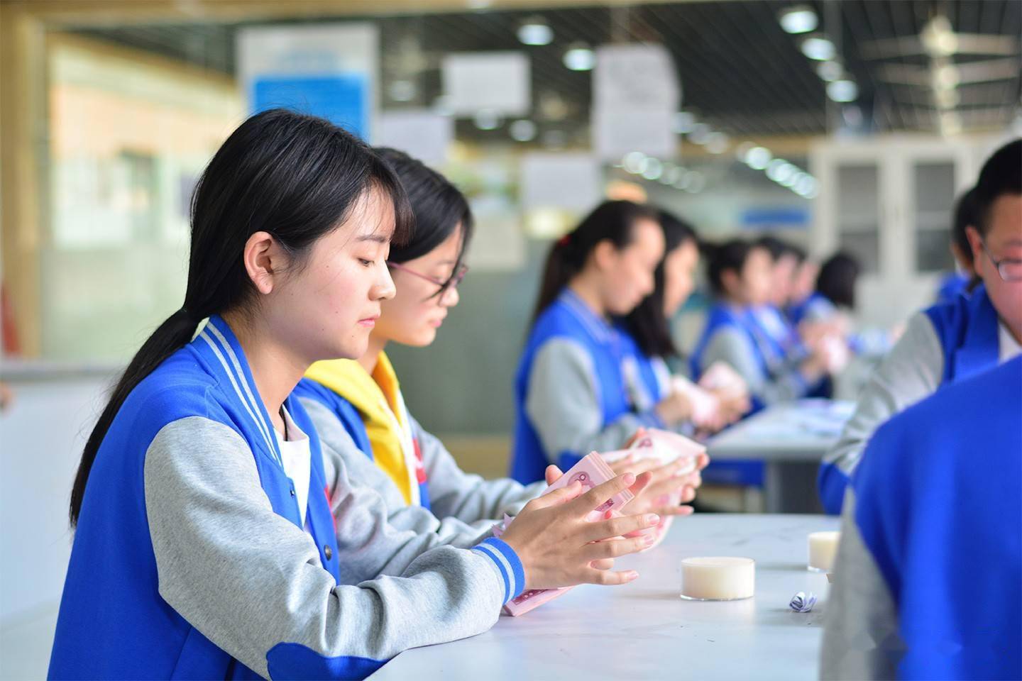 学习好,没人选技校?新政以5年为限,让技校生数量看齐文化生