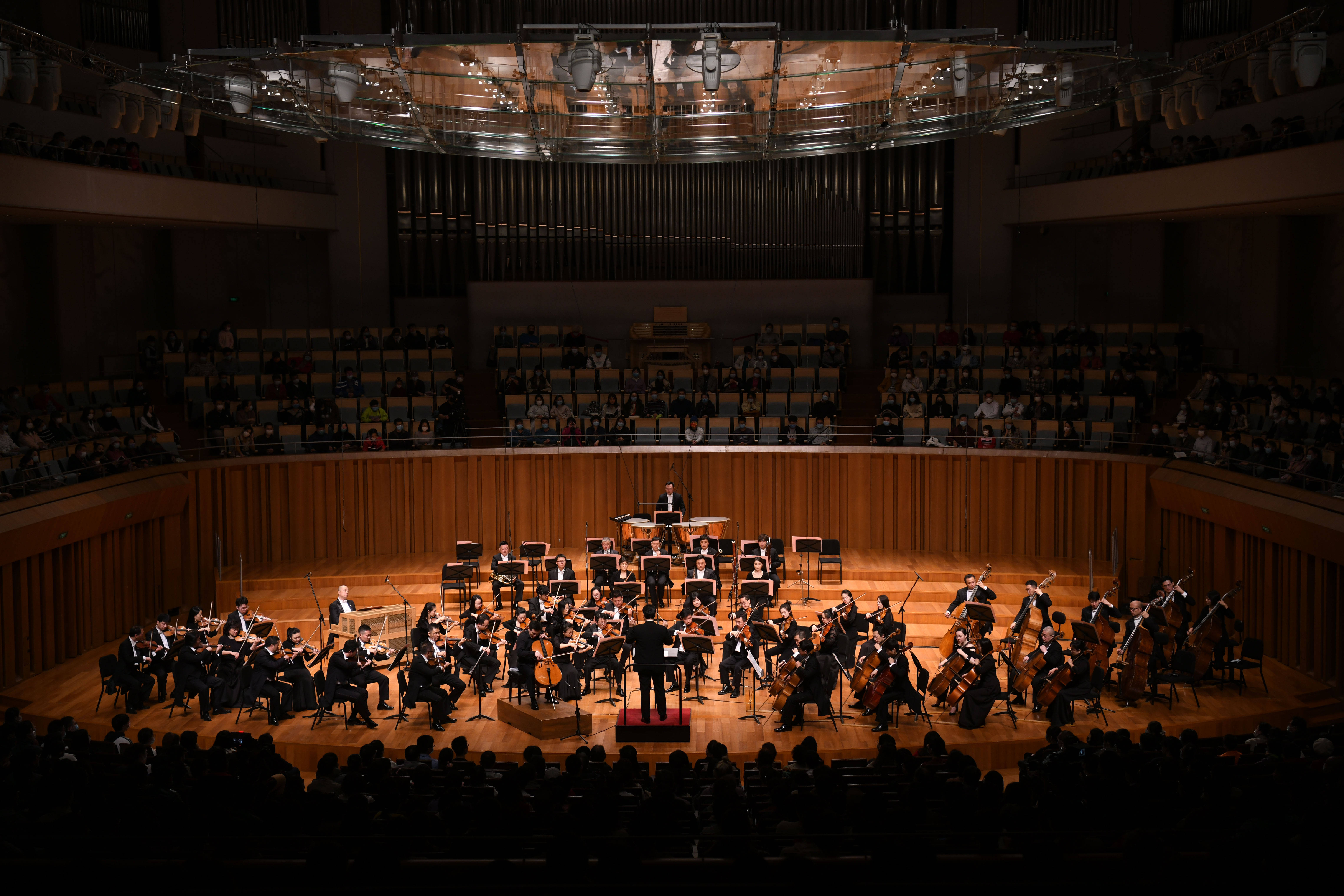 《聆赏经典》——"乐坛新生代"中国交响乐团交响音乐会在京上演