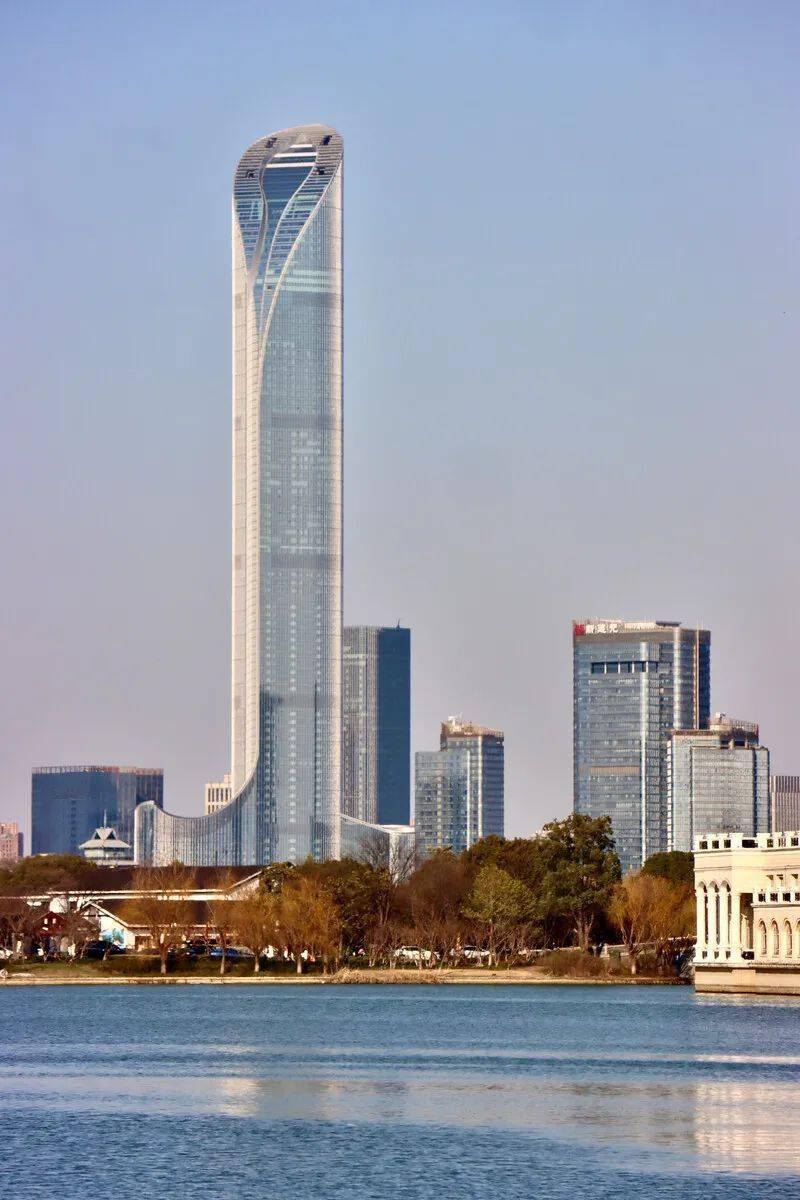 苏州国际金融中心高度:452米 城市:长沙长沙国金中心东方明珠塔是