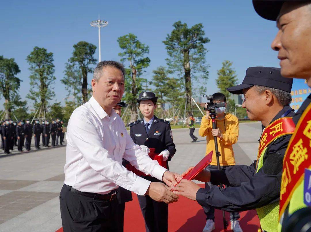 社区应急救援义警服务队最美义警戴宗言 胡三女 程保国 张玉强杨有富