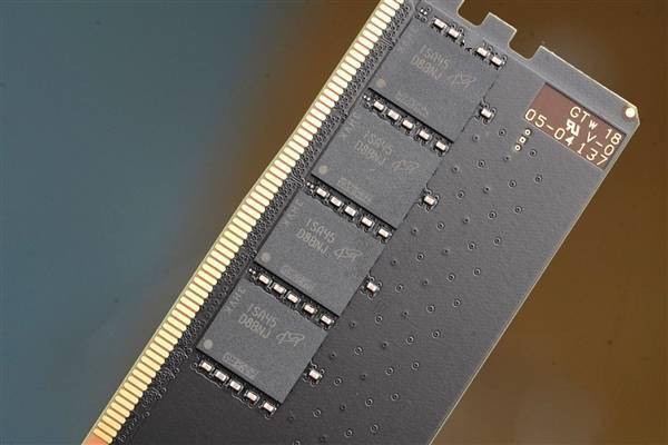 比ddr4快50%!英睿达ddr5 32gb内存图赏