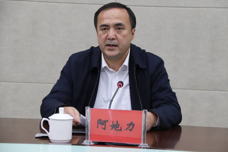 "博乐市人民政府副市长阿地力愤慨地说,新疆没有所