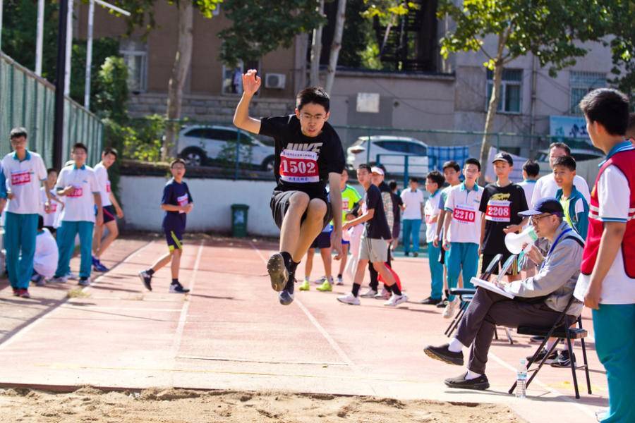 赛出水平 运动让青春飞扬|山师二附中秋季运动会七年级五班夺魁