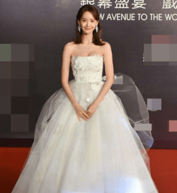 韩国气质美女代表全智贤,李圣经,穿衣优雅又大方,女神
