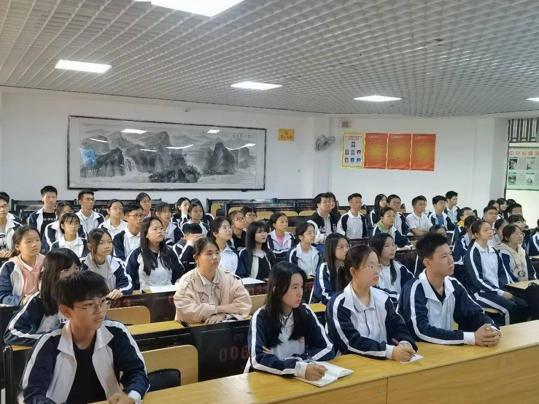 【基层动态】仙城中学举办2021年"悟初心使命,扬民族精神" 红色电影周